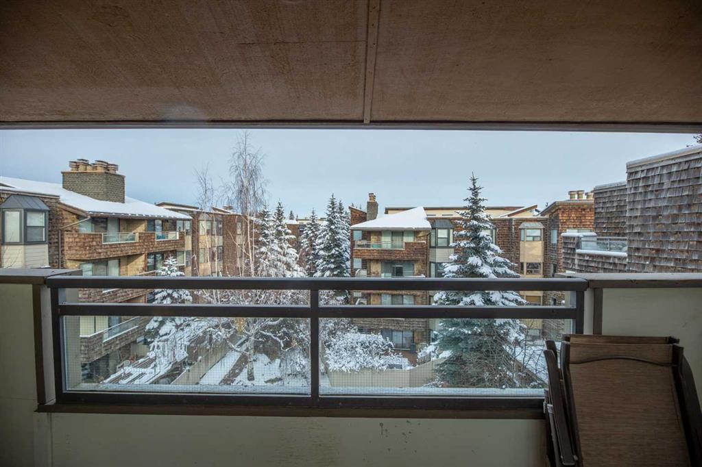 410-3730 50 Street Nw, Calgary, AB - With Balcony