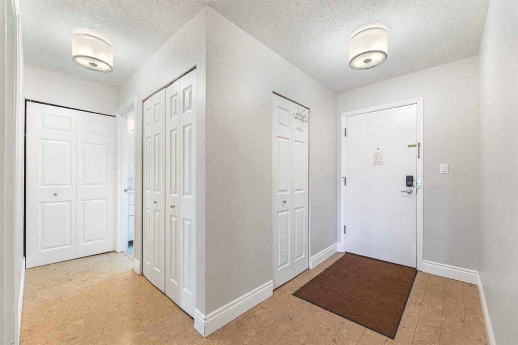 410-3730 50 Street Nw, Calgary, AB - Indoor Photo Showing Other Room