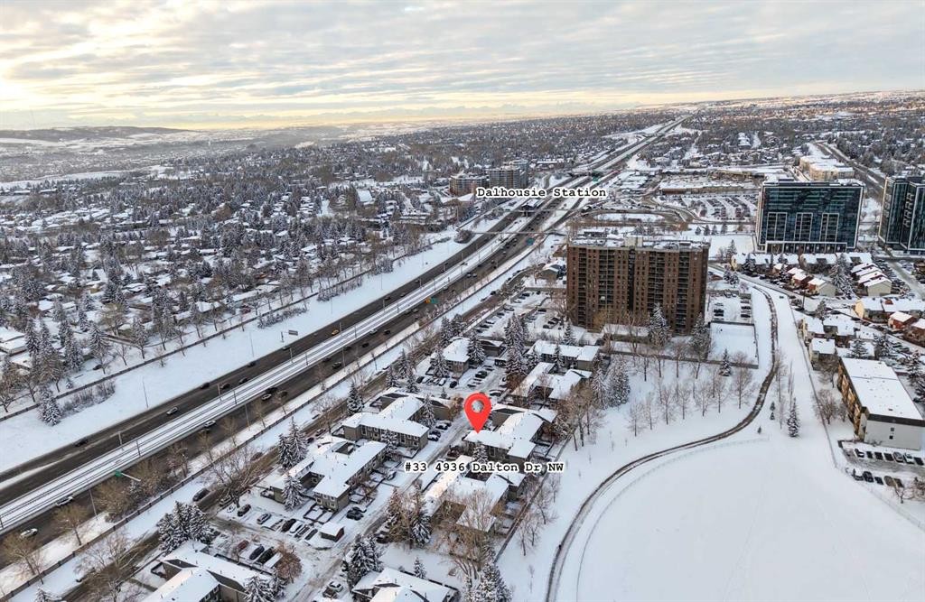 33-4936 Dalton Drive Nw, Calgary, AB - Outdoor With View