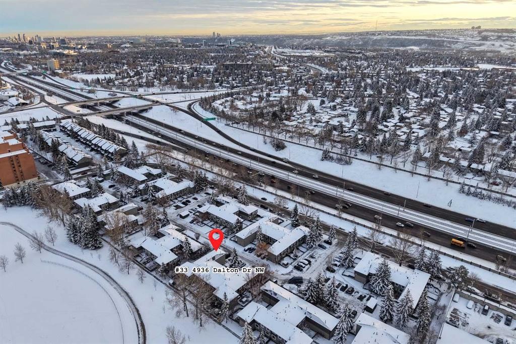 33-4936 Dalton Drive Nw, Calgary, AB - Outdoor With View