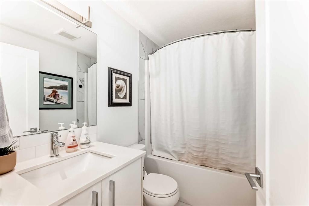 1406-76 Cornerstone Passage Ne, Calgary, AB - Indoor Photo Showing Bathroom