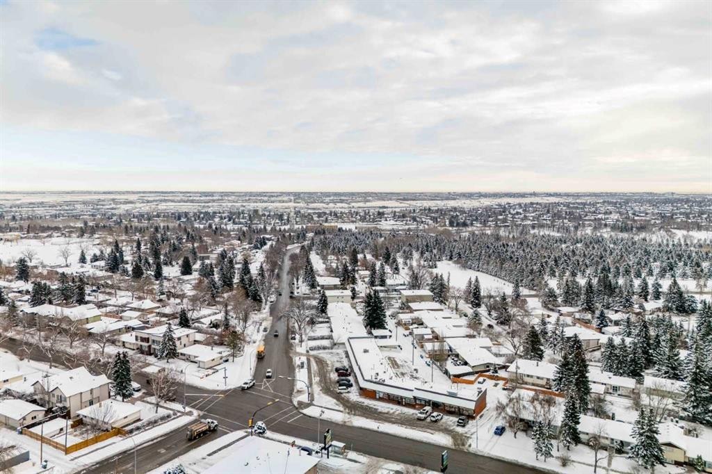 1109 40 Avenue Nw, Calgary, AB - Outdoor With View