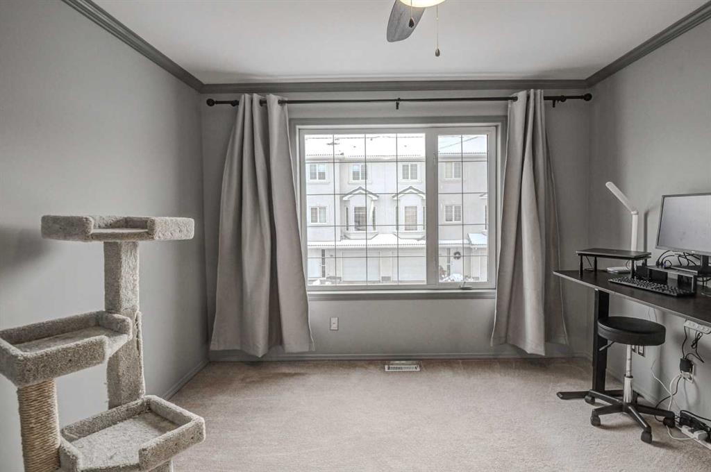 96 Hampstead Green Nw, Calgary, AB - Indoor Photo Showing Other Room