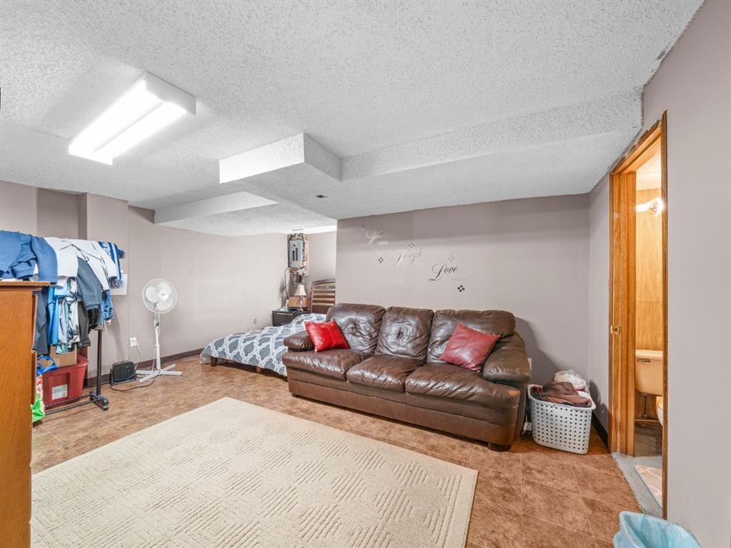 29 Millrise Lane Sw, Calgary, AB - Indoor