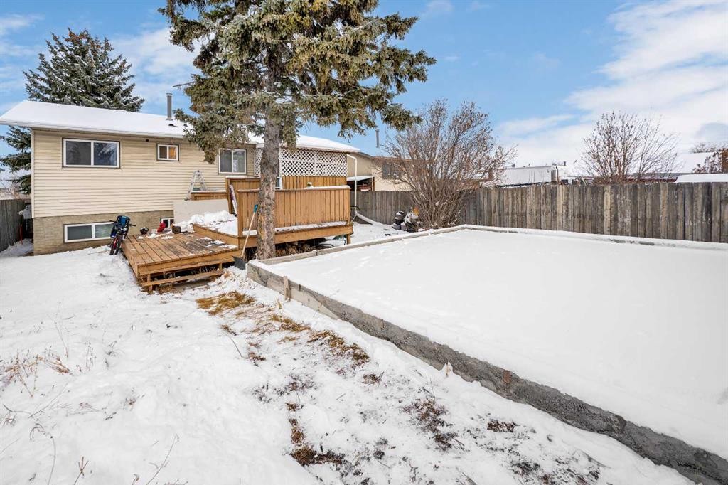 1059 Pinecliff Drive Ne, Calgary, AB - Outdoor