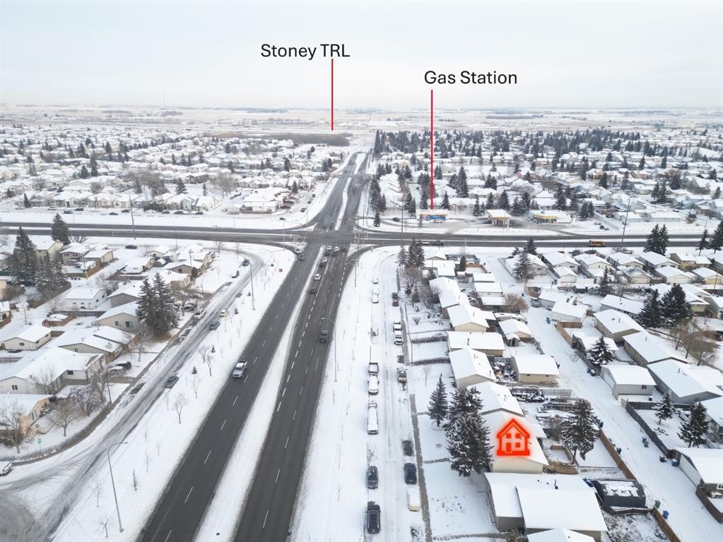 1059 Pinecliff Drive Ne, Calgary, AB - Outdoor With View