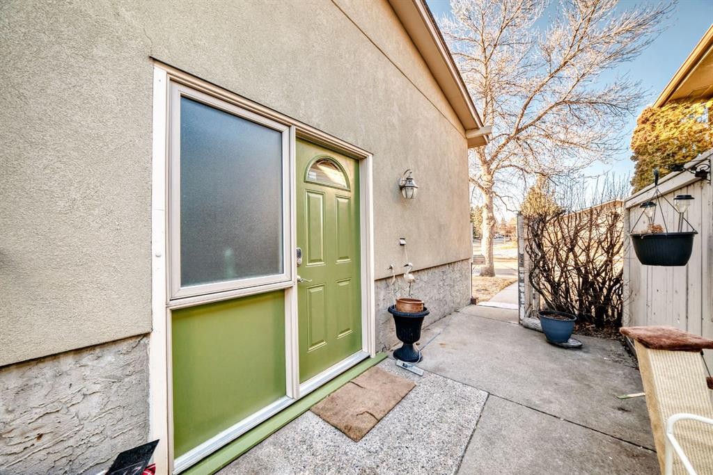 274 Templeview Way Ne, Calgary, AB - Outdoor With Exterior