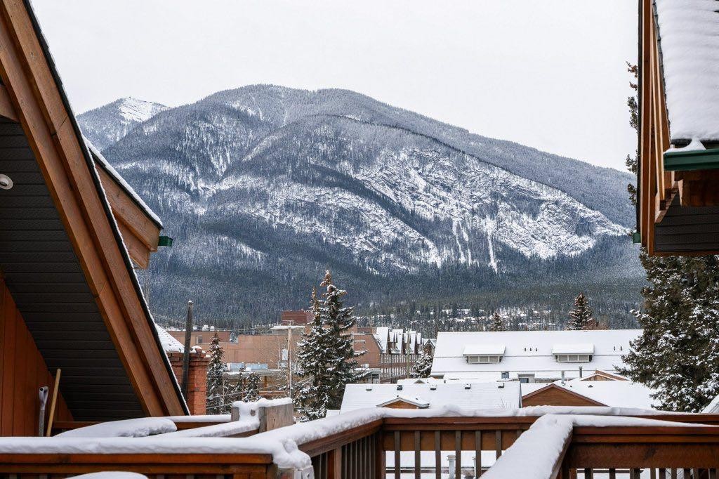 304-343 Marten Street, Banff, AB - Outdoor