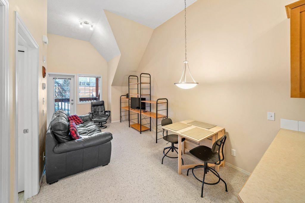 304-343 Marten Street, Banff, AB - Indoor Photo Showing Other Room