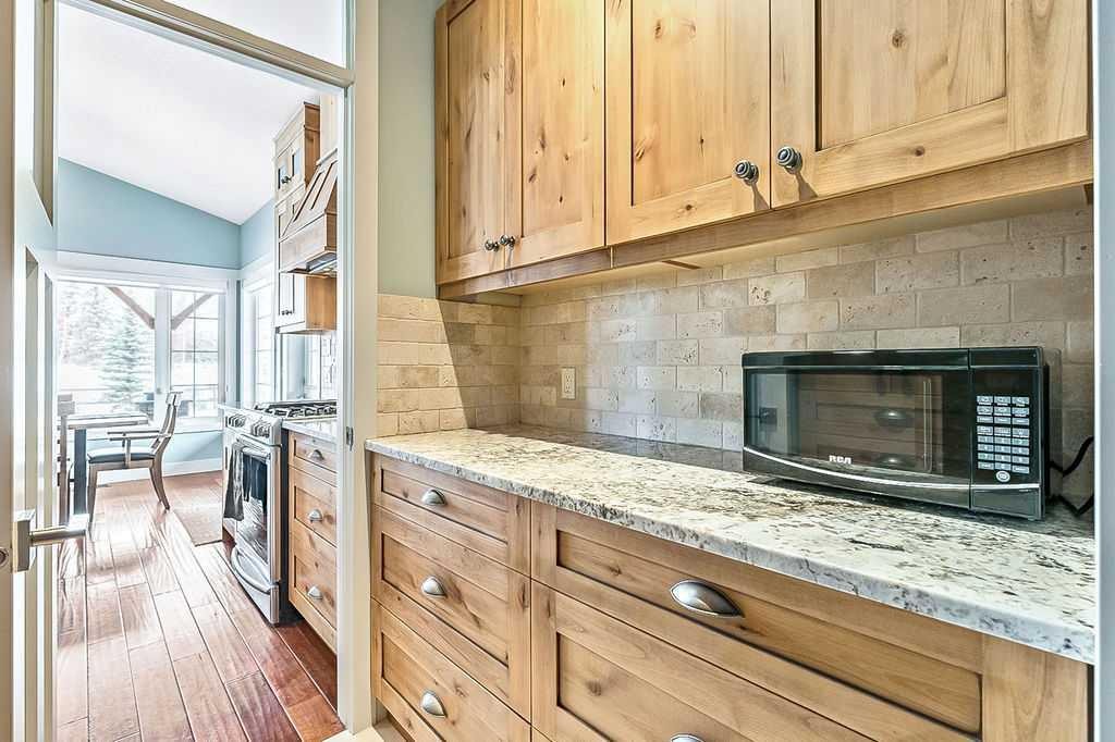 349035 Tamarack Drive East, Rural Foothills County, AB - Indoor Photo Showing Kitchen