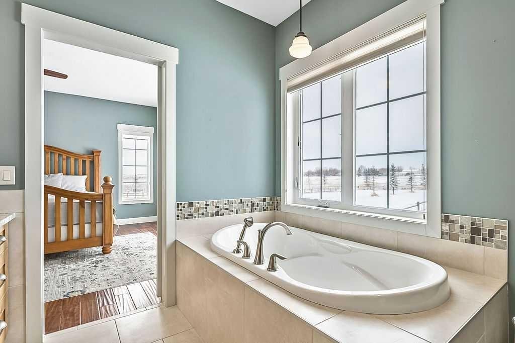 349035 Tamarack Drive East, Rural Foothills County, AB - Indoor Photo Showing Bathroom