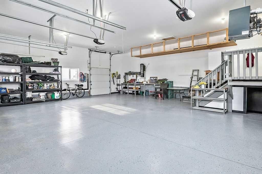 349035 Tamarack Drive East, Rural Foothills County, AB - Indoor Photo Showing Garage