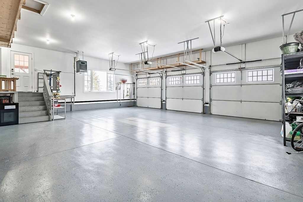 349035 Tamarack Drive East, Rural Foothills County, AB - Indoor Photo Showing Garage