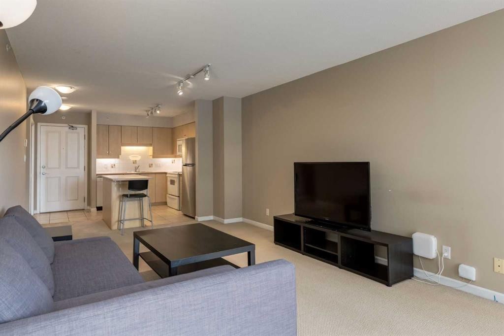 604-650 10 Street Sw, Calgary, AB - Indoor Photo Showing Living Room