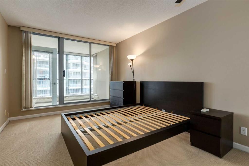 604-650 10 Street Sw, Calgary, AB - Indoor Photo Showing Bedroom