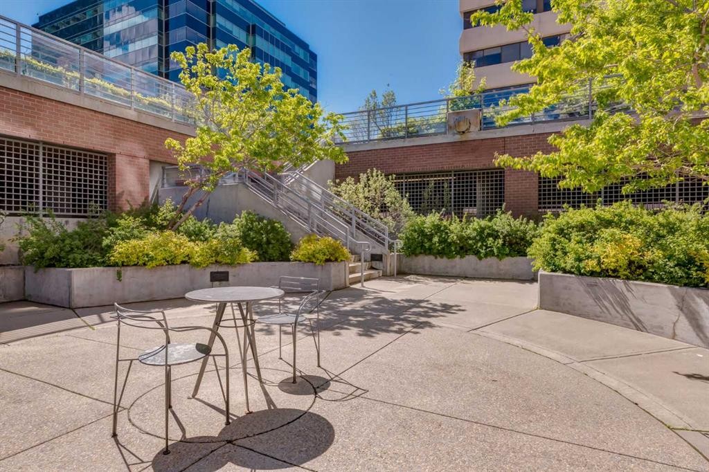 604-650 10 Street Sw, Calgary, AB - Outdoor