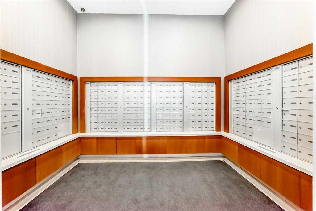 604-510 6 Avenue Se, Calgary, AB - Indoor Photo Showing Other Room