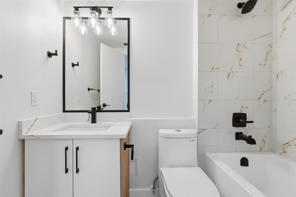 96 Falshire Drive Ne, Calgary, AB - Indoor Photo Showing Bathroom