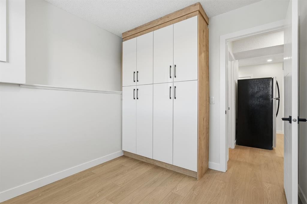 96 Falshire Drive Ne, Calgary, AB - Indoor Photo Showing Other Room