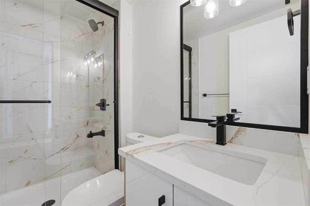 96 Falshire Drive Ne, Calgary, AB - Indoor Photo Showing Bathroom