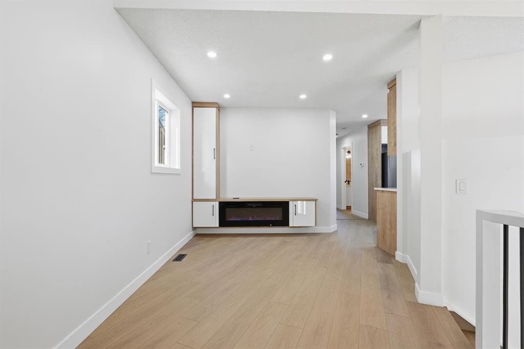 96 Falshire Drive Ne, Calgary, AB - Indoor Photo Showing Other Room