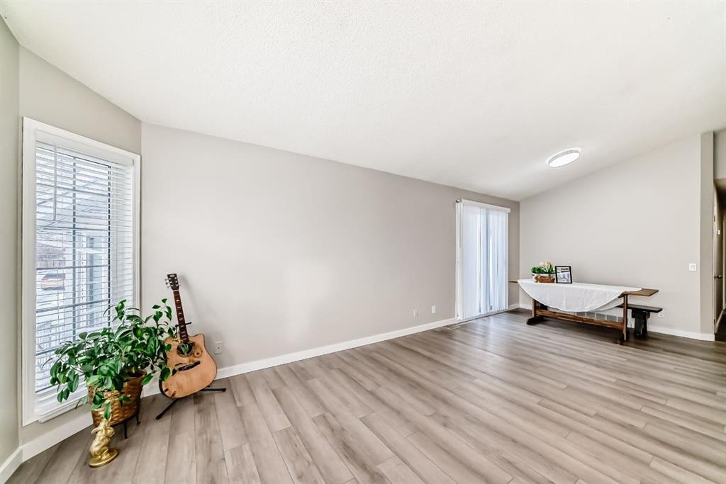 34 Erin Meadow Close Se, Calgary, AB - Indoor