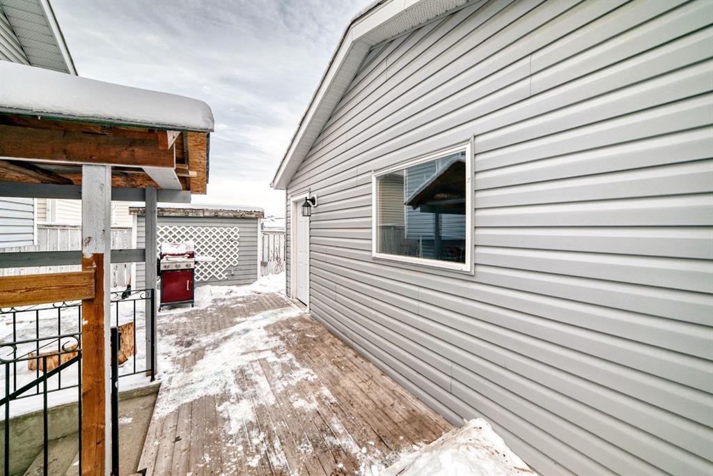 34 Erin Meadow Close Se, Calgary, AB - Outdoor With Exterior