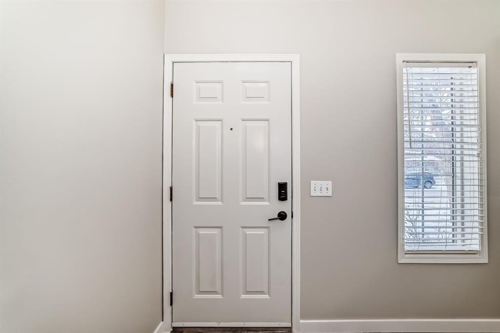 34 Erin Meadow Close Se, Calgary, AB - Indoor Photo Showing Other Room