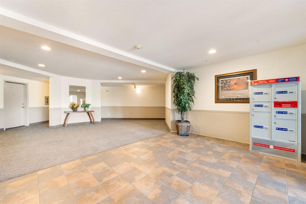 1102-2395 Eversyde Avenue Sw, Calgary, AB - Indoor Photo Showing Other Room