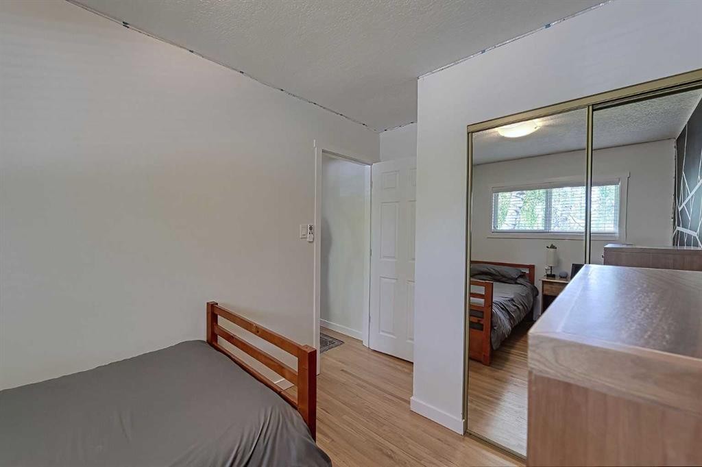 51 Hollyburn Road Sw, Calgary, AB - Indoor Photo Showing Bedroom
