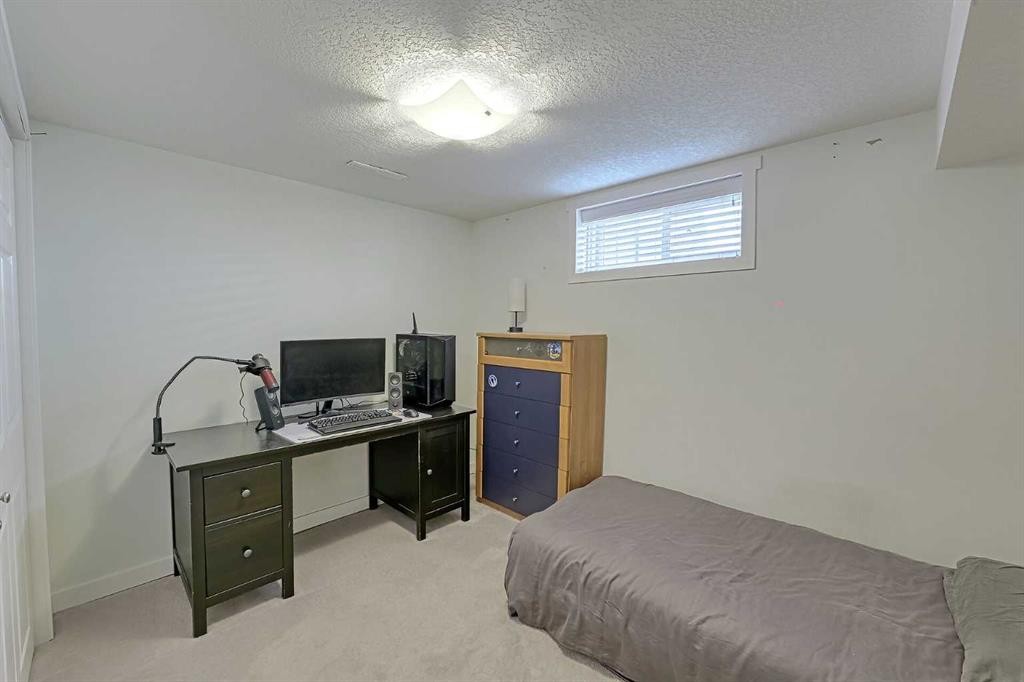 51 Hollyburn Road Sw, Calgary, AB - Indoor