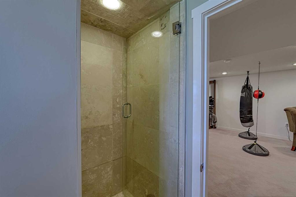 51 Hollyburn Road Sw, Calgary, AB - Indoor