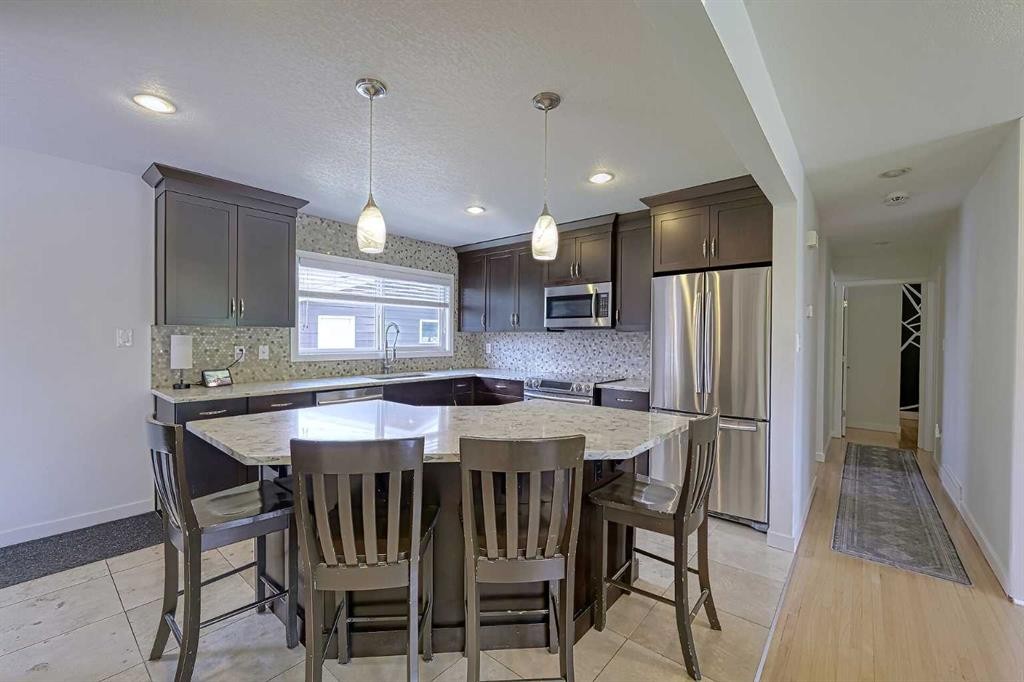 51 Hollyburn Road Sw, Calgary, AB - Indoor Photo Showing Other Room