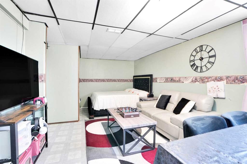 280 Whitworth Way Ne, Calgary, AB - Indoor