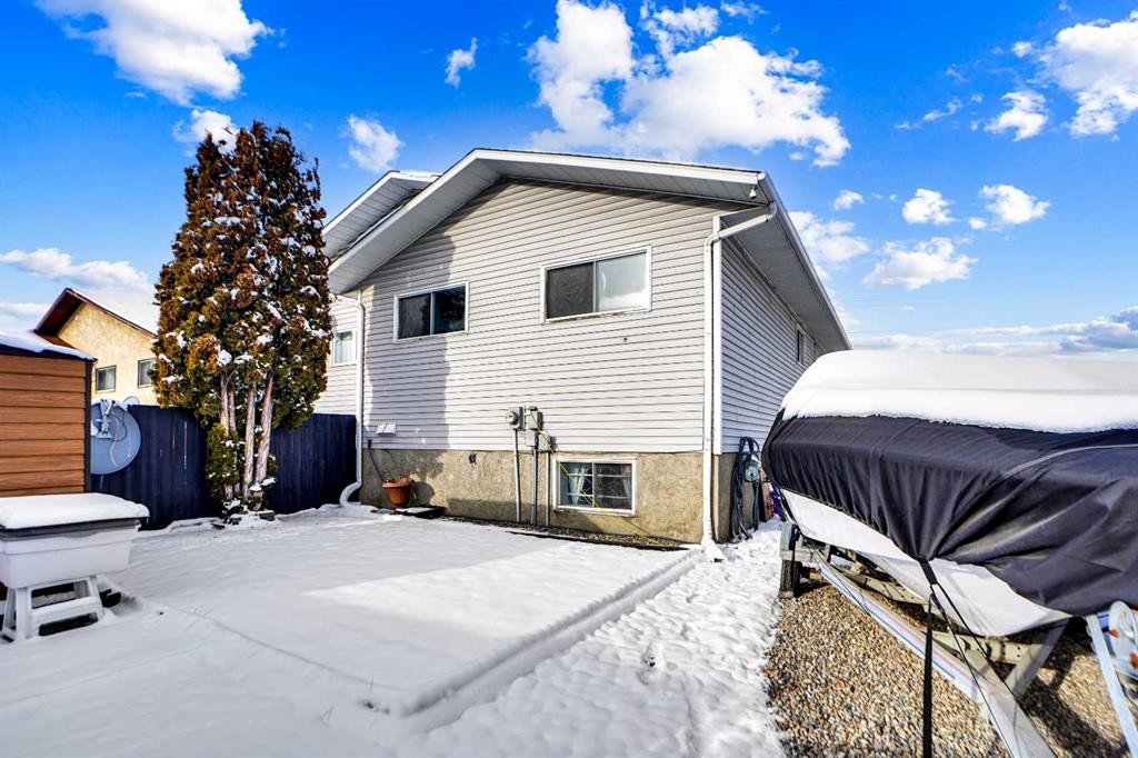 280 Whitworth Way Ne, Calgary, AB - Outdoor With Exterior