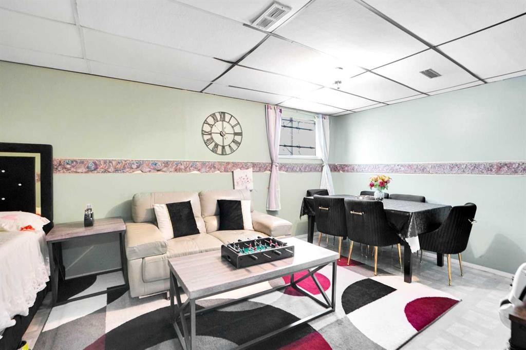 280 Whitworth Way Ne, Calgary, AB - Indoor