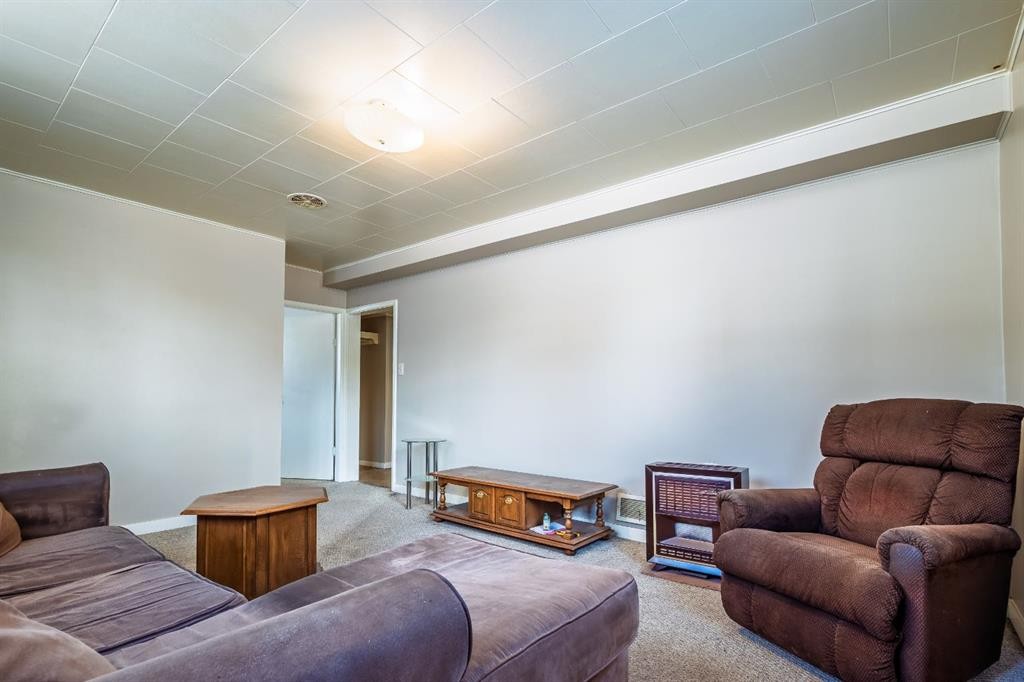 1126 8 Street Se, Calgary, AB - Indoor