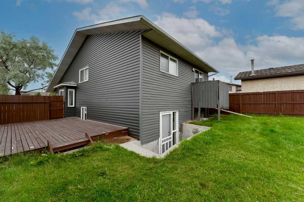 36 Whitehaven Road Ne, Calgary, AB - Outdoor With Exterior