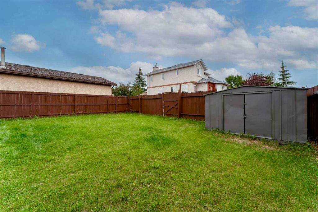 36 Whitehaven Road Ne, Calgary, AB - Outdoor