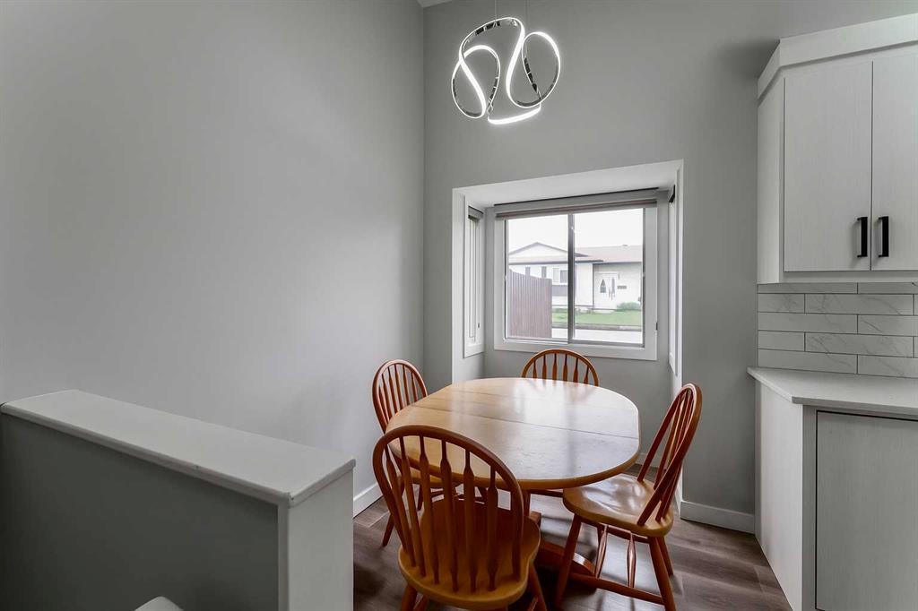 36 Whitehaven Road Ne, Calgary, AB - Indoor Photo Showing Dining Room