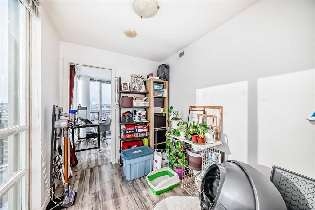 1404-1110 11 Street Sw, Calgary, AB - Indoor