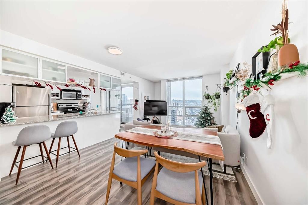 1404-1110 11 Street Sw, Calgary, AB - Indoor Photo Showing Dining Room
