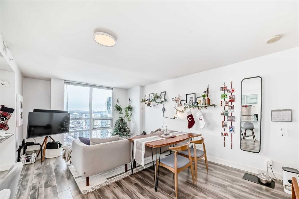 1404-1110 11 Street Sw, Calgary, AB - Indoor Photo Showing Other Room