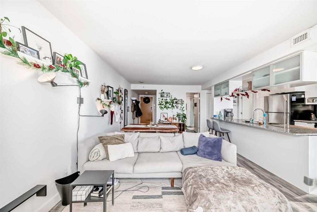 1404-1110 11 Street Sw, Calgary, AB - Indoor