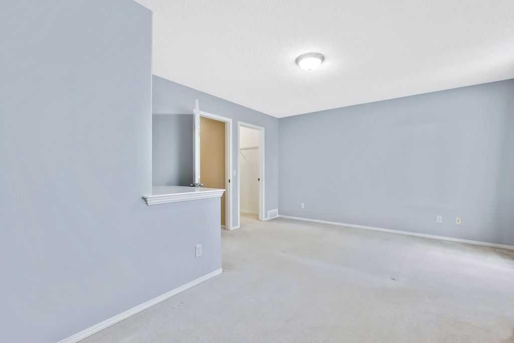 19 Citadel Estates Manor Nw, Calgary, AB - Indoor Photo Showing Other Room