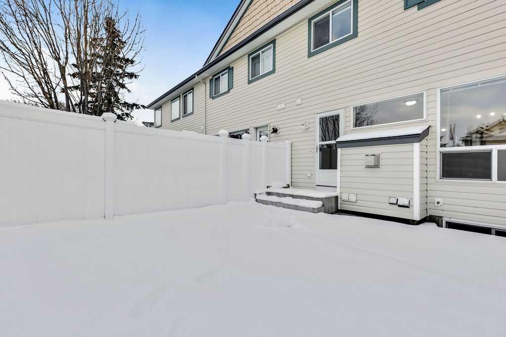 19 Citadel Estates Manor Nw, Calgary, AB - Outdoor With Exterior