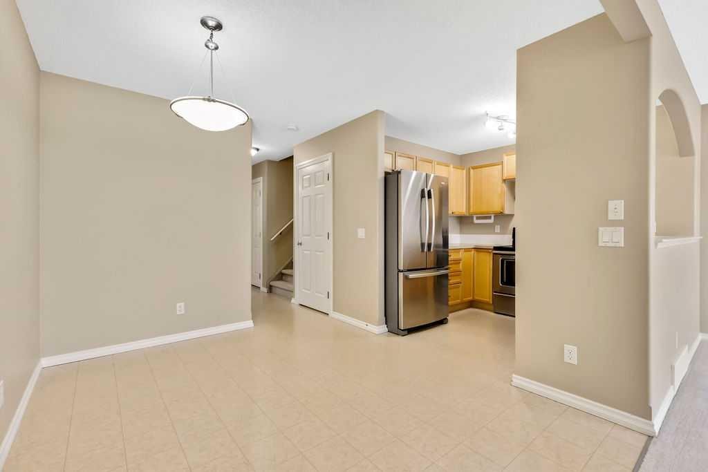 19 Citadel Estates Manor Nw, Calgary, AB - Indoor