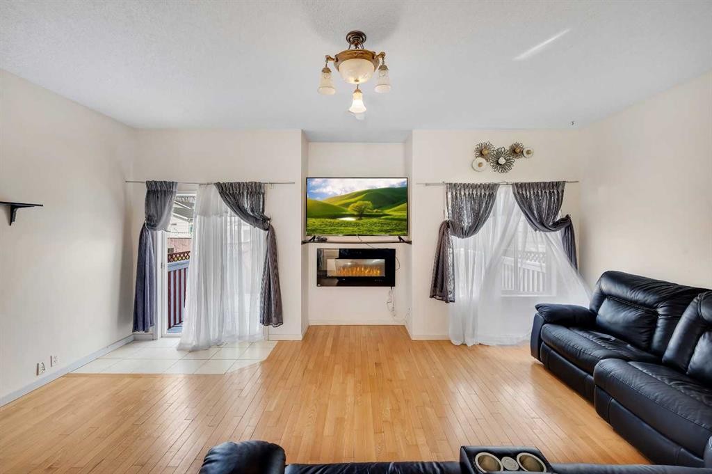 137 Martinpark Way Ne, Calgary, AB - Indoor