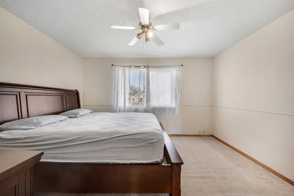 137 Martinpark Way Ne, Calgary, AB - Indoor Photo Showing Bedroom
