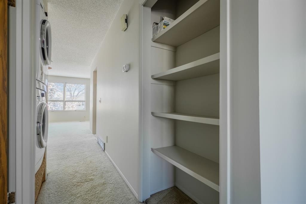 4351 38 Street Ne, Calgary, AB - Indoor